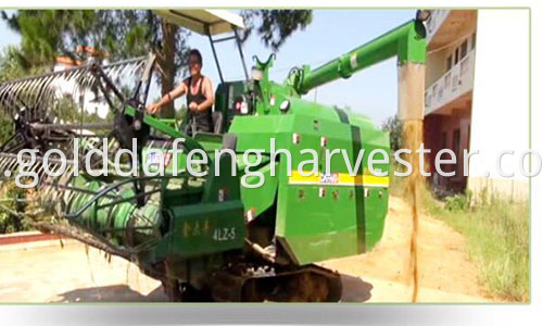 self-propelled rice harvester--Unloading 500